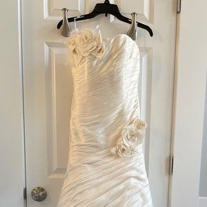 2Be Wedding Dress (Never Worn)